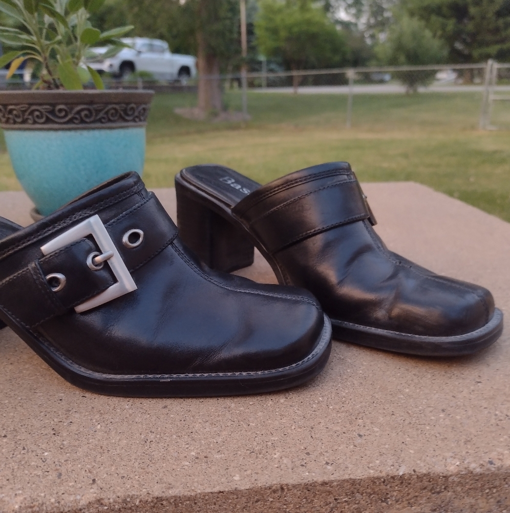 Closed toed small platforms